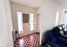 Floor refurbished villa with garden