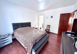 Floor refurbished villa with garden