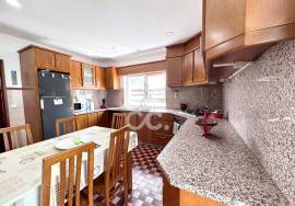 Floor refurbished villa with garden