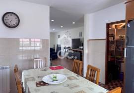 Floor refurbished villa with garden