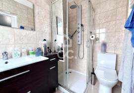 Floor refurbished villa with garden