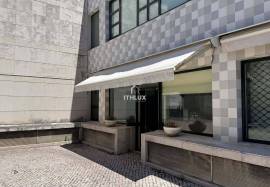 Commercial shop for sale or rent - well located, large space, 78m2, natural light