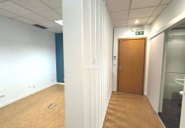 Commercial shop for sale or rent - well located, large space, 78m2, natural light