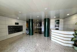 Commercial shop for sale or rent - well located, large space, 78m2, natural light