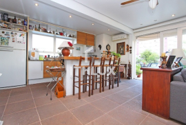 Great semi-furnished apartment, 213M², for sale, 4 bedrooms, 2 suites, 1 parking space, Mont ́Serrat, POA/RS