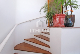 Great semi-furnished apartment, 213M², for sale, 4 bedrooms, 2 suites, 1 parking space, Mont ́Serrat, POA/RS