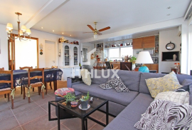 Great semi-furnished apartment, 213M², for sale, 4 bedrooms, 2 suites, 1 parking space, Mont ́Serrat, POA/RS