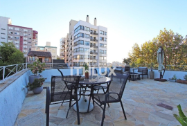 Great semi-furnished apartment, 213M², for sale, 4 bedrooms, 2 suites, 1 parking space, Mont ́Serrat, POA/RS