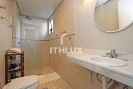 Great semi-furnished apartment, 213M², for sale, 4 bedrooms, 2 suites, 1 parking space, Mont ́Serrat, POA/RS