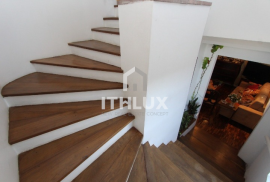 Great semi-furnished apartment, 213M², for sale, 4 bedrooms, 2 suites, 1 parking space, Mont ́Serrat, POA/RS