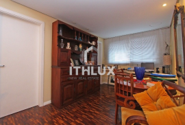 Great semi-furnished apartment, 213M², for sale, 4 bedrooms, 2 suites, 1 parking space, Mont ́Serrat, POA/RS