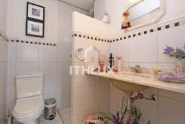 Great semi-furnished apartment, 213M², for sale, 4 bedrooms, 2 suites, 1 parking space, Mont ́Serrat, POA/RS