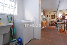 Great semi-furnished apartment, 213M², for sale, 4 bedrooms, 2 suites, 1 parking space, Mont ́Serrat, POA/RS