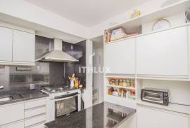 Apartment, for sale,184.72m2, 3 bedrooms, 1 suite, 2 bathrooms, 2 parking spaces, semi-furnished, Parcão, Mont Serrat, Poa/ RS