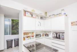 Apartment, for sale,184.72m2, 3 bedrooms, 1 suite, 2 bathrooms, 2 parking spaces, semi-furnished, Parcão, Mont Serrat, Poa/ RS