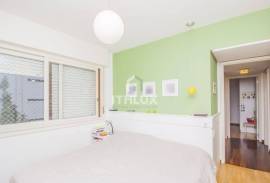 Apartment, for sale,184.72m2, 3 bedrooms, 1 suite, 2 bathrooms, 2 parking spaces, semi-furnished, Parcão, Mont Serrat, Poa/ RS