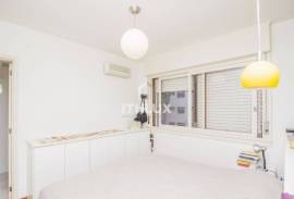Apartment, for sale,184.72m2, 3 bedrooms, 1 suite, 2 bathrooms, 2 parking spaces, semi-furnished, Parcão, Mont Serrat, Poa/ RS