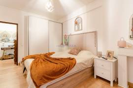 2 bedroom apartment with terrace, south facing, in a quiet area of Lagos