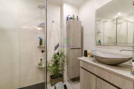 2 bedroom apartment with terrace, south facing, in a quiet area of Lagos