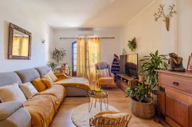 2 bedroom apartment with terrace, south facing, in a quiet area of Lagos