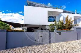 Tavira town centre 4 bedroom luxury villa with private pool