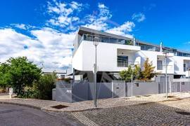 Tavira town centre 4 bedroom luxury villa with private pool