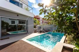 Tavira town centre 4 bedroom luxury villa with private pool