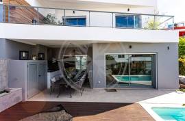 Tavira town centre 4 bedroom luxury villa with private pool