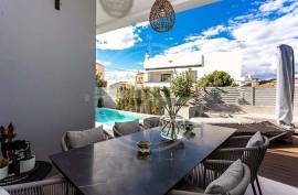 Tavira town centre 4 bedroom luxury villa with private pool