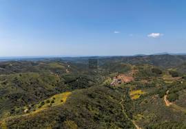 Your Algarve Vision: A Hilltop Ruin Awaiting Transformation Your Algarve Vision: A Hilltop Ruin Awaiting Transformation