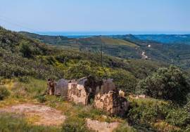 Your Algarve Vision: A Hilltop Ruin Awaiting Transformation Your Algarve Vision: A Hilltop Ruin Awaiting Transformation