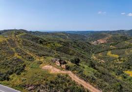 Your Algarve Vision: A Hilltop Ruin Awaiting Transformation Your Algarve Vision: A Hilltop Ruin Awaiting Transformation