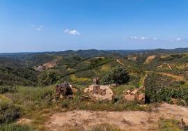 Your Algarve Vision: A Hilltop Ruin Awaiting Transformation Your Algarve Vision: A Hilltop Ruin Awaiting Transformation