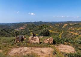 Your Algarve Vision: A Hilltop Ruin Awaiting Transformation Your Algarve Vision: A Hilltop Ruin Awaiting Transformation