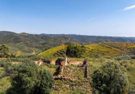 Your Algarve Vision: A Hilltop Ruin Awaiting Transformation Your Algarve Vision: A Hilltop Ruin Awaiting Transformation