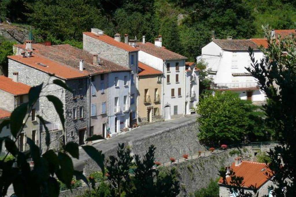 Excellent 6 Bed House For Sale In Le Tech