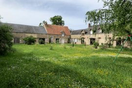 Excellent 8 Bed Farmhouse For Sale In Moisy