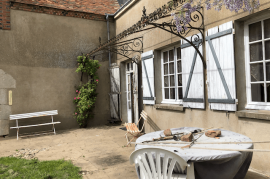 Excellent 8 Bed Farmhouse For Sale In Moisy