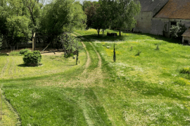 Excellent 8 Bed Farmhouse For Sale In Moisy