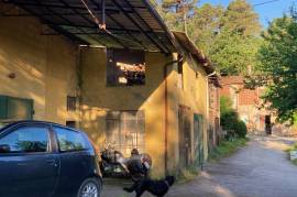 4 Bed House For Renovation for Sale In Capannori Lucca