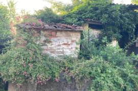 4 Bed House For Renovation for Sale In Capannori Lucca
