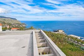 Luxury 4 Bedroom Villa in Ponta do Sol: A Haven of Elegance and Comfort