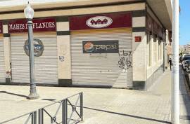 Investment opportunity in Elche: two premises joined with a license to transform into apartments