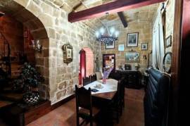 Birkirkara - Ready to move in corner house of character