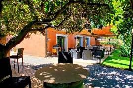 Stunning 18th Century Property With 348 M2 Of Living Space On A 3899 M2 Landscaped Park With Pool And Petanque Court, Near The Sea