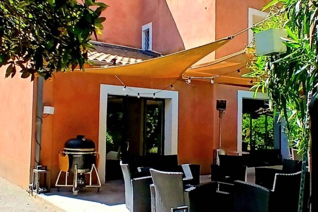 Stunning 18th Century Property With 348 M2 Of Living Space On A 3899 M2 Landscaped Park With Pool And Petanque Court, Near The Sea