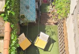 Investment Property With 2 Flats, 2 Courtyards And Commercial Premises, Situated Right In The Centre Of The Village, In A Strategic Location.