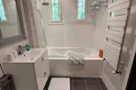 A Haven Of Peace Nestling In A Pine Forest - Charming Villa 10 Minutes From The Town Centre.