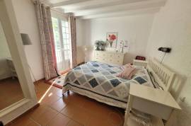 A Haven Of Peace Nestling In A Pine Forest - Charming Villa 10 Minutes From The Town Centre.