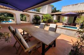 A Haven Of Peace Nestling In A Pine Forest - Charming Villa 10 Minutes From The Town Centre.